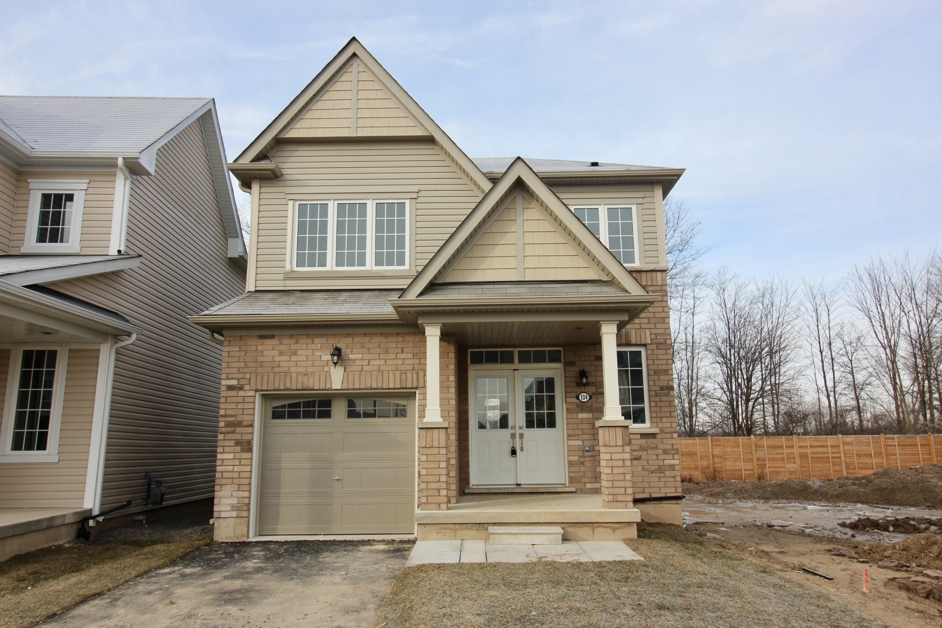 134 Esther Cres - 1